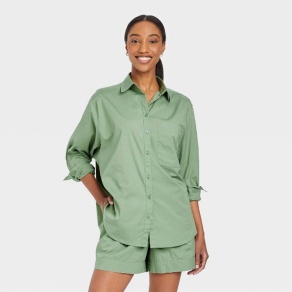 Green long sleeve button down - Picture 1 of 6